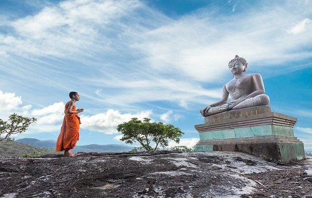 Làm việc thiện tích đức