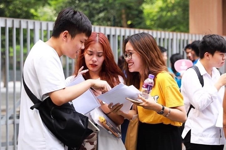 Chọn quần áo hợp mệnh khi đi thi để may mắn