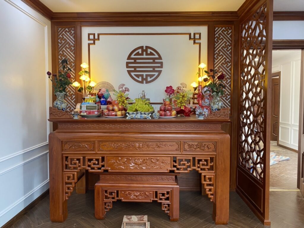 Có thể sử dụng vách ngăn bàn thờ và phòng ngủ