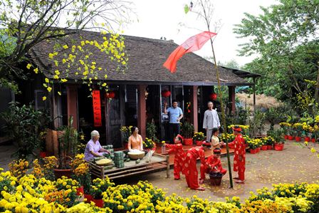 Phong tục xông đất đầu năm mới