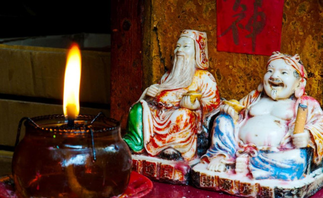 Sai lầm về vị trí đặt tượng Thần Tài trong nhà khiến tài lộc cứ thế “đội nón ra đi”