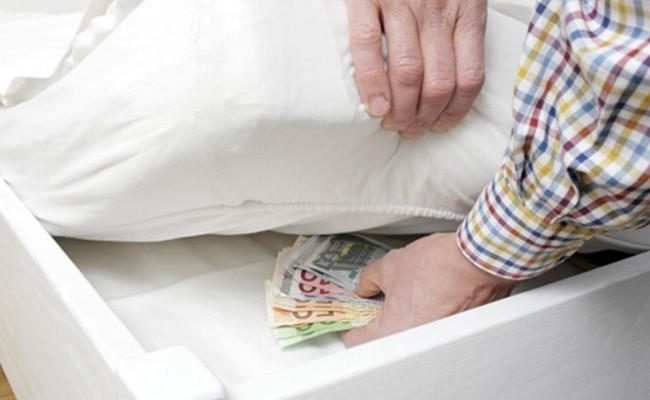 Vị trí không nên cất giấu tiền bạc kẻo gây hao tài, dễ gặp rắc rối tài chính trong tương lai