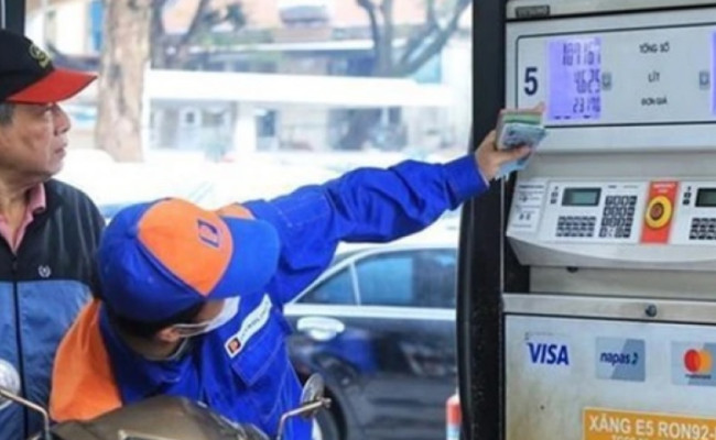 Giá xăng tăng vượt 25.000 đồng/lít, cao nhất 6 tháng