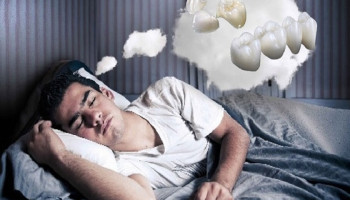 mo-bi-gay-rang-la-diem-bao-gi-mang-y-nghia-tot-hay-xau